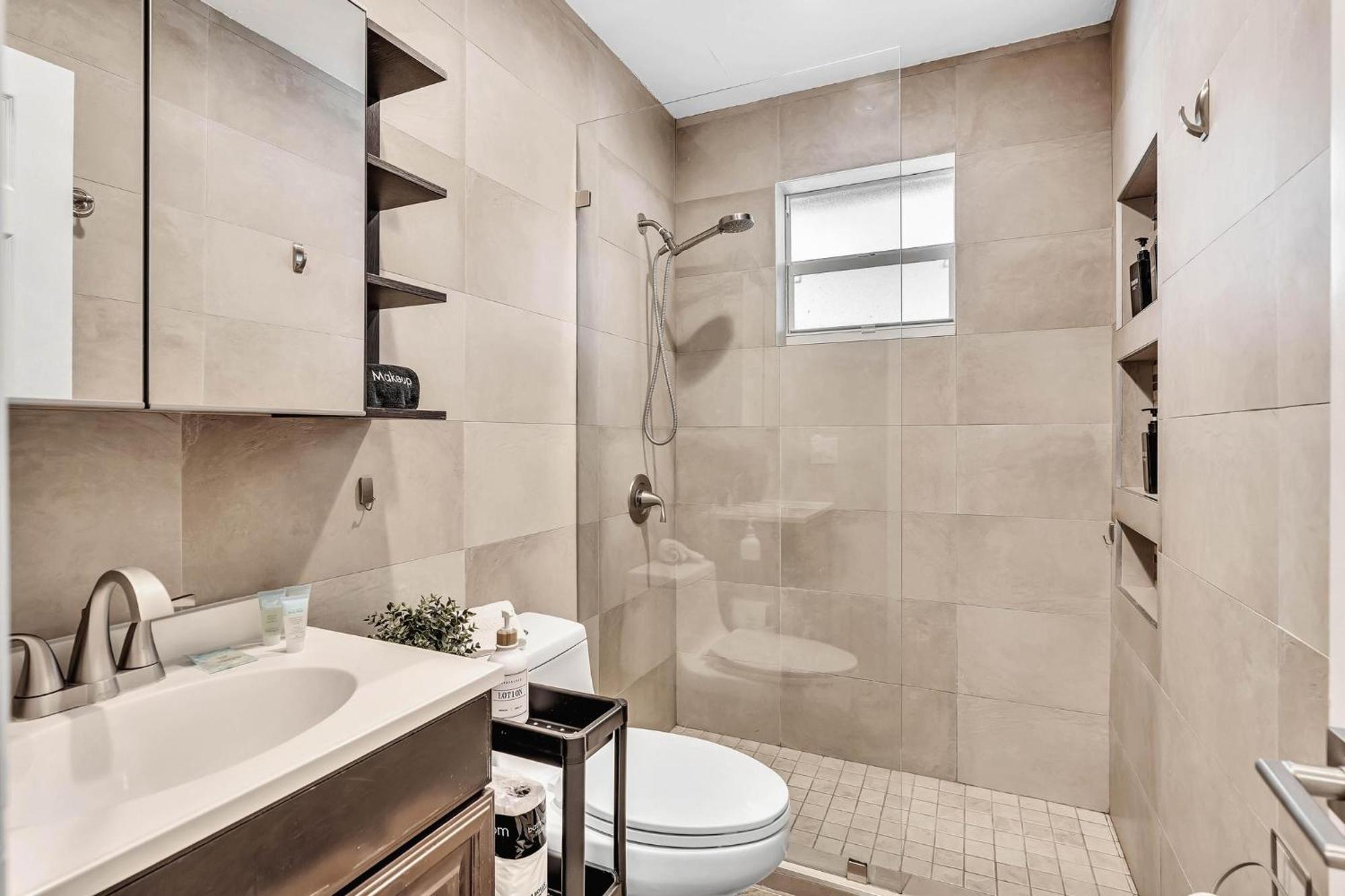 Estelo'S Place - Modern Townhouse With King Bed, Only 5 Min From The Airport! Майами Экстерьер фото